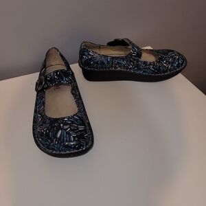 Allegria Paloma Blue Collage Mary Janes, VGUC, Size 39